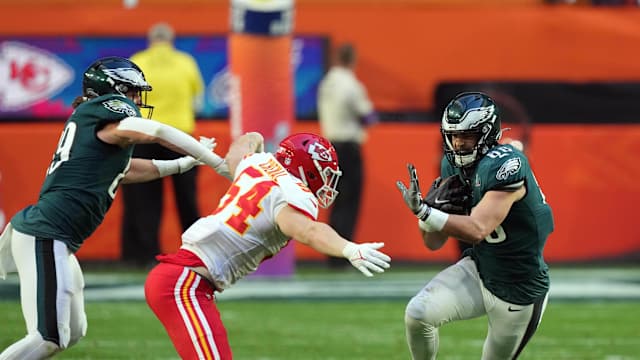 Feb 12, 2023; Glendale, Arizona, US; Philadelphia Eagles tight end Dallas Goedert (88) and Kansas City Chiefs linebacker Leo Chenal (54) during Super Bowl LVII at State Farm Stadium. Mandatory Credit: Joe Camporeale-USA TODAY Sports